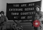Standbild 95th Infantry Division Saarlautern Deutschland, 1944, aus Sekunde 18 historischem Filmmaterial Videoclip 65675069527