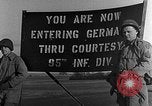 Standbild 95th Infantry Division Saarlautern Deutschland, 1944, aus Sekunde 20 historischem Filmmaterial Videoclip 65675069527