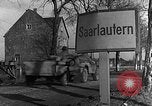 Standbild 95th Infantry Division Saarlautern Deutschland, 1944, aus Sekunde 38 historischem Filmmaterial Videoclip 65675069527