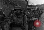 Immagine di STATI UNITI Fanteria vicino a Bitschhofen Germania WW2 Bitschhofen Germania, 1944, secondo 5 filmato di repertorio 65675069529
