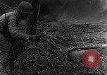 Immagine di STATI UNITI Fanteria vicino a Bitschhofen Germania WW2 Bitschhofen Germania, 1944, secondo 22 filmato di repertorio 65675069529