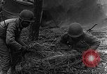 Immagine di STATI UNITI Fanteria vicino a Bitschhofen Germania WW2 Bitschhofen Germania, 1944, secondo 27 filmato di repertorio 65675069529