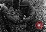Immagine di STATI UNITI Fanteria vicino a Bitschhofen Germania WW2 Bitschhofen Germania, 1944, secondo 33 filmato di repertorio 65675069529