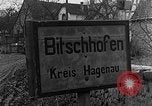 Standbild Deutschland Infanterie Bitschhofen Deutschland, 1944, aus Sekunde 27 historischem Filmmaterial Videoclip 65675069530