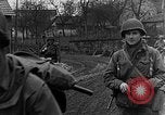 Standbild Deutschland Infanterie Bitschhofen Deutschland, 1944, aus Sekunde 30 historischem Filmmaterial Videoclip 65675069530