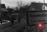 Standbild Deutschland Infanterie Bitschhofen Deutschland, 1944, aus Sekunde 50 historischem Filmmaterial Videoclip 65675069530