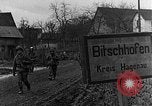 Standbild Deutschland Infanterie Bitschhofen Deutschland, 1944, aus Sekunde 52 historischem Filmmaterial Videoclip 65675069530