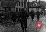 Standbild Deutschland Infanterie Bitschhofen Deutschland, 1944, aus Sekunde 53 historischem Filmmaterial Videoclip 65675069530