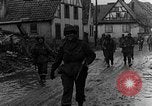 Standbild Deutschland Infanterie Bitschhofen Deutschland, 1944, aus Sekunde 54 historischem Filmmaterial Videoclip 65675069530