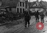 Standbild Deutschland Infanterie Bitschhofen Deutschland, 1944, aus Sekunde 60 historischem Filmmaterial Videoclip 65675069530