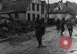 Standbild Deutschland Infanterie Bitschhofen Deutschland, 1944, aus Sekunde 61 historischem Filmmaterial Videoclip 65675069530