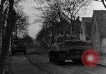 Standbild M4 Sherman Panzer Haguenau Frankreich, 1944, aus Sekunde 21 historischem Filmmaterial Videoclip 65675069535