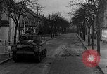 Standbild M4 Sherman Panzer Haguenau Frankreich, 1944, aus Sekunde 41 historischem Filmmaterial Videoclip 65675069535