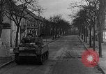 Standbild M4 Sherman Panzer Haguenau Frankreich, 1944, aus Sekunde 42 historischem Filmmaterial Videoclip 65675069535