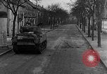 Standbild M4 Sherman Panzer Haguenau Frankreich, 1944, aus Sekunde 45 historischem Filmmaterial Videoclip 65675069535