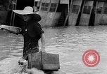 Standbild Schäden durch Überschwemmungen Japan, 1957, aus Sekunde 25 historischem Filmmaterial Videoclip 65675069537