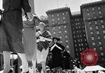 Image outdoor fashion show San Francisco California USA, 1957, de la seconde 12 séquences d'archives historiques vidéo 65675069540
