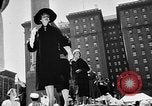 Image outdoor fashion show San Francisco California USA, 1957, de la seconde 15 séquences d'archives historiques vidéo 65675069540