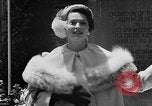Image outdoor fashion show San Francisco California USA, 1957, de la seconde 19 séquences d'archives historiques vidéo 65675069540