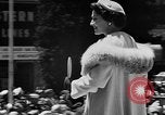 Image outdoor fashion show San Francisco California USA, 1957, de la seconde 23 séquences d'archives historiques vidéo 65675069540