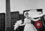 Image outdoor fashion show San Francisco California USA, 1957, de la seconde 37 séquences d'archives historiques vidéo 65675069540