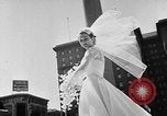 Image outdoor fashion show San Francisco California USA, 1957, de la seconde 39 séquences d'archives historiques vidéo 65675069540