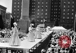 Image outdoor fashion show San Francisco California USA, 1957, de la seconde 42 séquences d'archives historiques vidéo 65675069540
