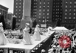 Image outdoor fashion show San Francisco California USA, 1957, de la seconde 44 séquences d'archives historiques vidéo 65675069540