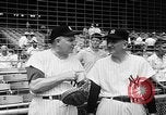 Immagine di Old timer giorno allo Yankee Stadium New York United States USA, 1957, secondo 14 filmato di repertorio 65675069541