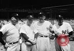 Immagine di Old timer giorno allo Yankee Stadium New York United States USA, 1957, secondo 20 filmato di repertorio 65675069541