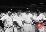 Immagine di Old timer giorno allo Yankee Stadium New York United States USA, 1957, secondo 21 filmato di repertorio 65675069541