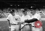 Immagine di Old timer giorno allo Yankee Stadium New York United States USA, 1957, secondo 23 filmato di repertorio 65675069541