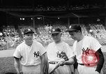 Immagine di Old timer giorno allo Yankee Stadium New York United States USA, 1957, secondo 25 filmato di repertorio 65675069541