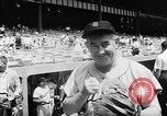 Immagine di Old timer giorno allo Yankee Stadium New York United States USA, 1957, secondo 36 filmato di repertorio 65675069541