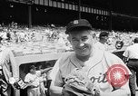 Immagine di Old timer giorno allo Yankee Stadium New York United States USA, 1957, secondo 37 filmato di repertorio 65675069541