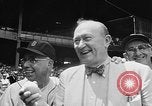Immagine di Old timer giorno allo Yankee Stadium New York United States USA, 1957, secondo 44 filmato di repertorio 65675069541