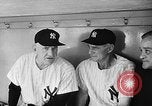 Immagine di Old timer giorno allo Yankee Stadium New York United States USA, 1957, secondo 45 filmato di repertorio 65675069541