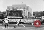 Immagine di Old timer giorno allo Yankee Stadium New York United States USA, 1957, secondo 50 filmato di repertorio 65675069541