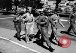 Standbild Soldat mit sehr großen Füßen San Francisco California USA, 1957, aus Sekunde 4 historischem Filmmaterial Videoclip 65675069548