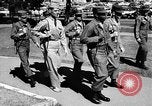 Standbild Soldat mit sehr großen Füßen San Francisco California USA, 1957, aus Sekunde 5 historischem Filmmaterial Videoclip 65675069548