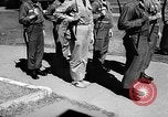 Standbild Soldat mit sehr großen Füßen San Francisco California USA, 1957, aus Sekunde 7 historischem Filmmaterial Videoclip 65675069548