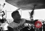 Immagine di Floyd Patterson Seattle Washington USA, 1957, secondo 14 filmato di repertorio 65675069549