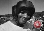 Immagine di Floyd Patterson Seattle Washington USA, 1957, secondo 33 filmato di repertorio 65675069549
