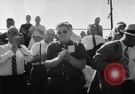 Immagine di Floyd Patterson Seattle Washington USA, 1957, secondo 54 filmato di repertorio 65675069549