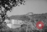 Immagine di Bernard giudice con la sua moderna geodetica casa dome California United States USA, 1962, secondo 5 filmato di repertorio 65675069563