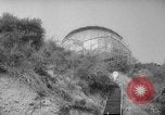 Immagine di Bernard giudice con la sua moderna geodetica casa dome California United States USA, 1962, secondo 27 filmato di repertorio 65675069563