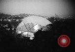 Immagine di Bernard giudice con la sua moderna geodetica casa dome California United States USA, 1962, secondo 54 filmato di repertorio 65675069563
