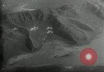 Standbild Bombe Mauna Loa Hawaii USA, 1935, aus Sekunde 25 historischem Filmmaterial Videoclip 65675069574