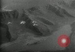 Standbild Bombe Mauna Loa Hawaii USA, 1935, aus Sekunde 26 historischem Filmmaterial Videoclip 65675069574