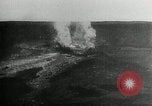 Standbild Bombe Mauna Loa Hawaii USA, 1935, aus Sekunde 33 historischem Filmmaterial Videoclip 65675069574